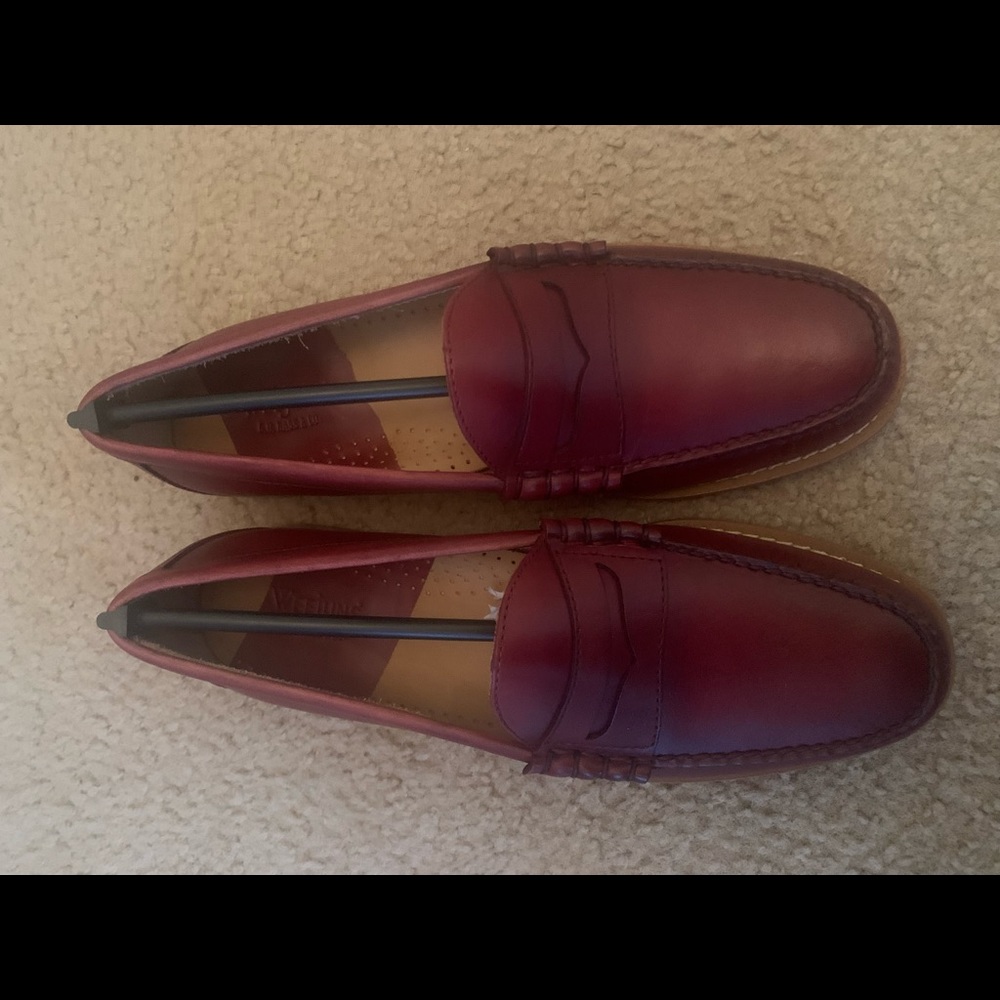 Men’s size ten weejuns